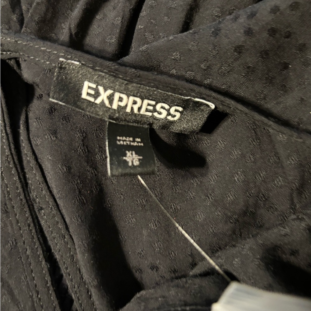 NWT Express Romper - Picture 3 of 8